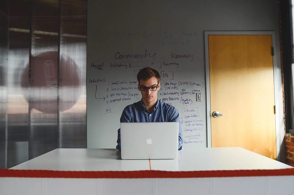 découvrez notre comparatif de mutuelles pour auto-entrepreneur et trouvez la meilleure couverture adaptée à votre activité professionnelle.