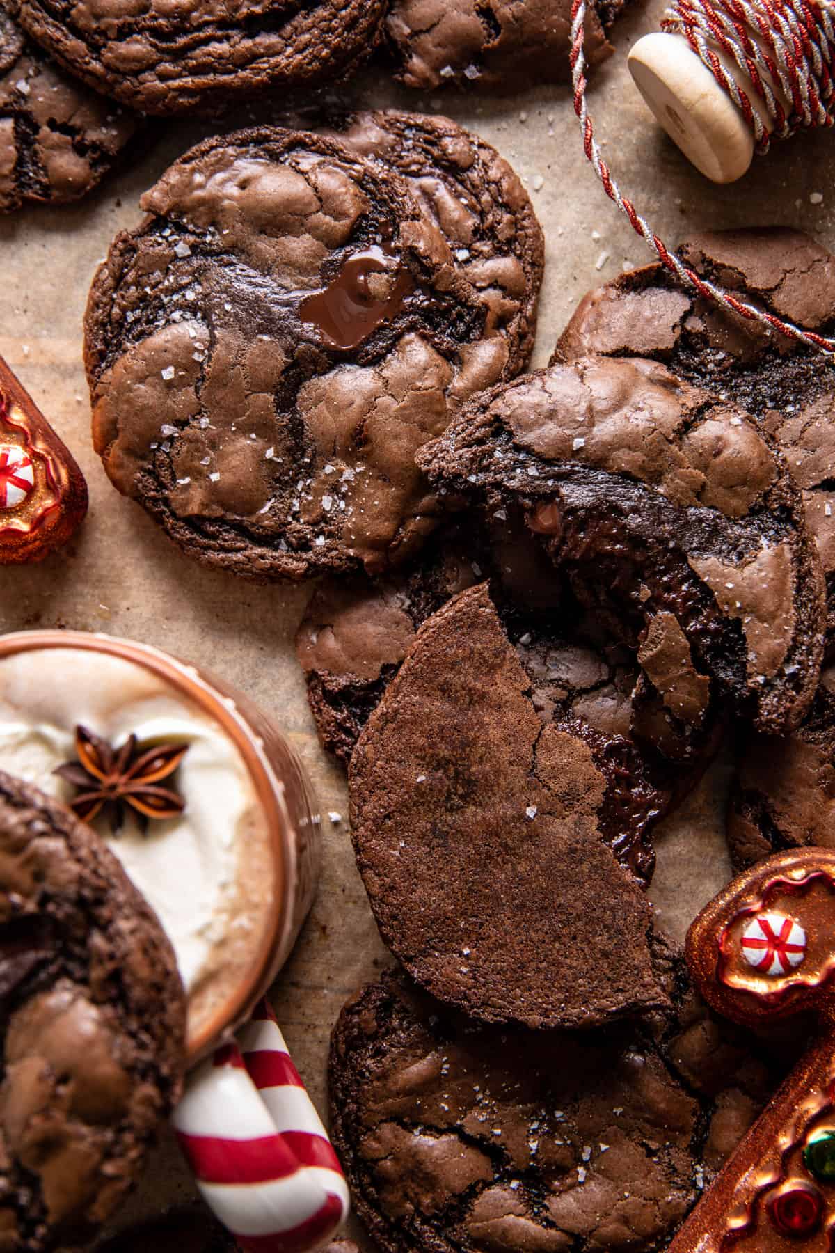découvrez notre délicieuse gamme de cookies faits maison. savourez des biscuits moelleux et croustillants, disponibles dans une variété de saveurs irrésistibles. commandez dès maintenant et régalez-vous !