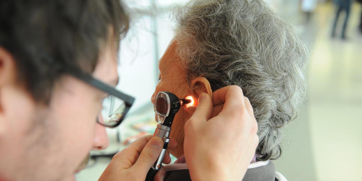 découvrez les meilleurs tarifs de mutuelles seniors pour profiter d'une couverture santé adaptée à vos besoins. comparez les offres et trouvez la solution idéale pour votre budget et votre bien-être.