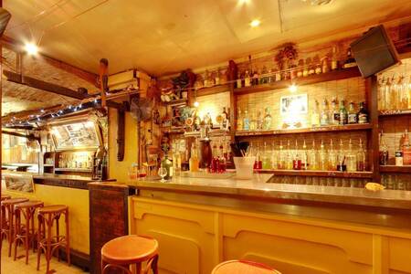 découvrez les meilleurs bars de grenoble pour faire des rencontres conviviales. que vous soyez à la recherche d'un endroit chaleureux pour discuter ou d'un lieu dynamique pour socialiser, notre guide des bars grenoblois vous aidera à trouver l'endroit parfait pour élargir votre cercle d'amis.