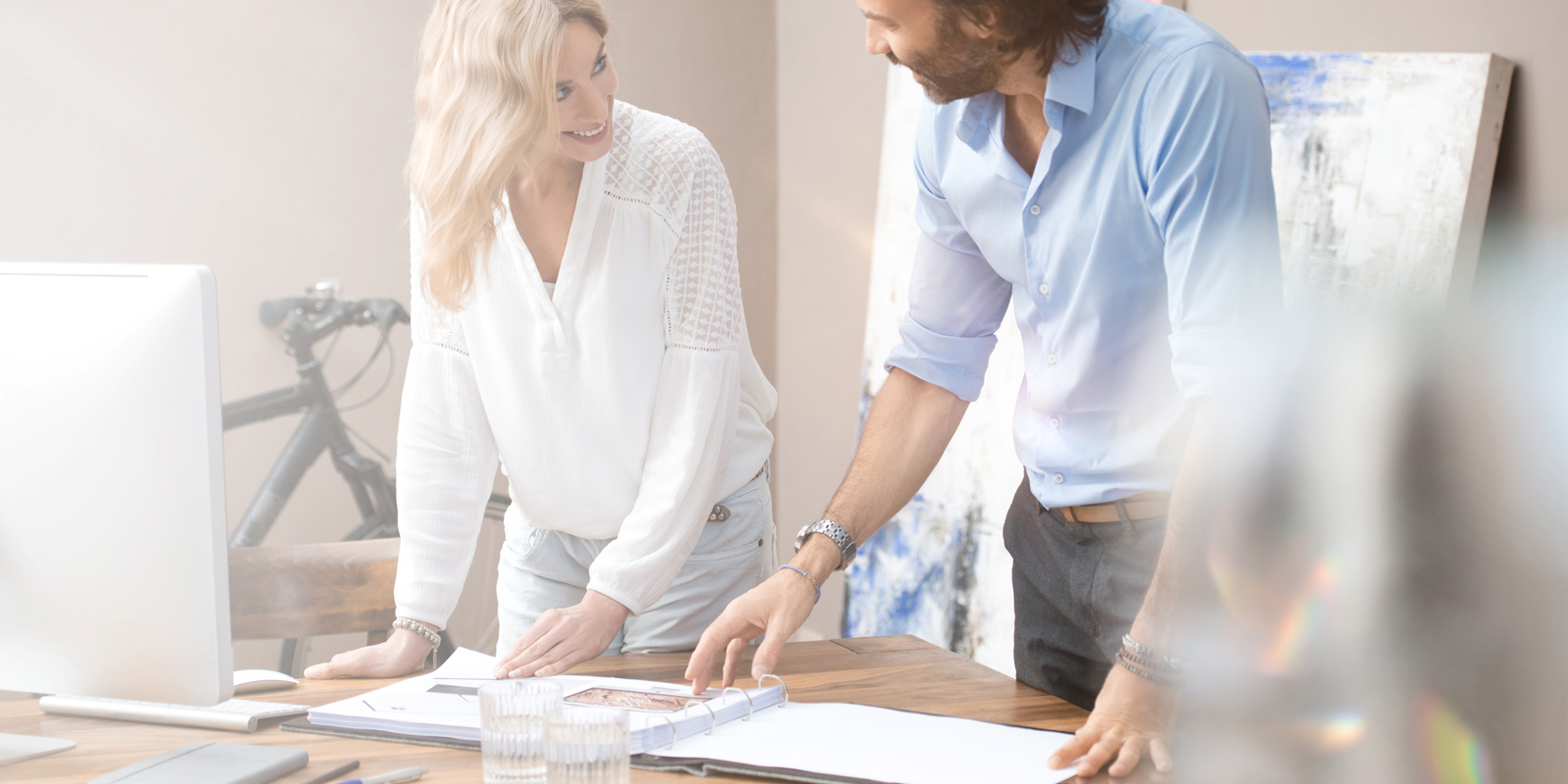 découvrez comment le statut de conjoint d'auto-entrepreneur peut transformer votre vie professionnelle et personnelle. explorez les avantages, les droits et les opportunités offertes par ce statut pour soutenir votre partenaire tout en développant vos propres compétences entrepreneurial.