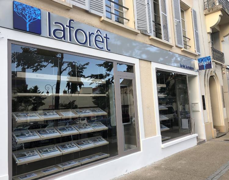 découvrez les services de notre courtier immobilier à rambouillet, spécialisé dans l'achat, la vente et la location de biens immobiliers. profitez d'une expertise locale pour concrétiser vos projets immobiliers en toute sérénité.
