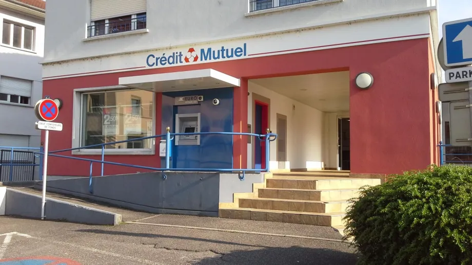 découvrez les services financiers offerts par le crédit mutuel à vienne. profitez de conseils personnalisés, d'offres compétitives en matière de crédits, d'épargne et d'assurance pour répondre à vos besoins. rejoignez une banque proche de vous, engagée pour le développement local.