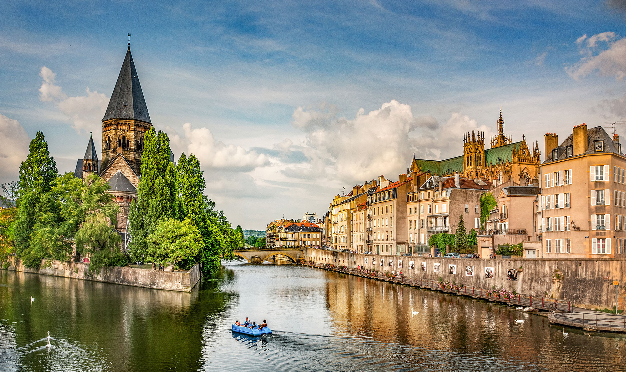 découvrez notre guide complet de metz centre, une ville riche en histoire, culture et gastronomie. explorez les attractions incontournables, les meilleures adresses et les conseils pratiques pour profiter pleinement de votre séjour dans ce charmant centre-ville.