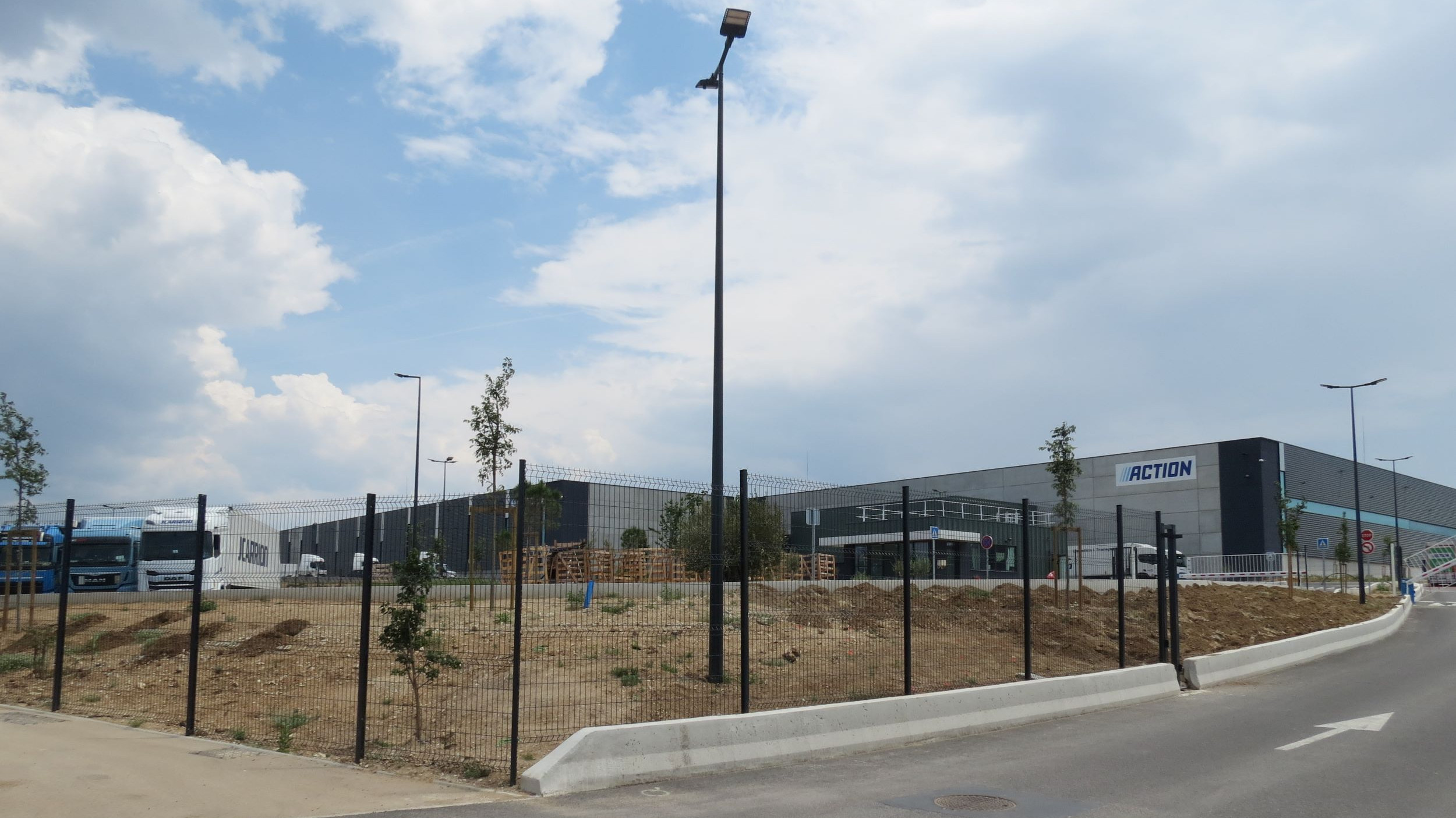 découvrez les horaires d'ouverture et de fermeture de l'enseigne action à nîmes. planifiez votre visite facilement avec toutes les informations nécessaires sur les heures d'affluence et les jours de semaine.