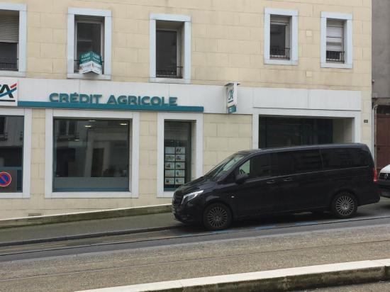 découvrez les services du crédit agricole à brest, qui vous accompagnent dans vos projets financiers : prêts immobiliers, solutions d'épargne, assurances et conseils personnalisés. profitez d'une expertise locale et trouvez la solution qui vous correspond.