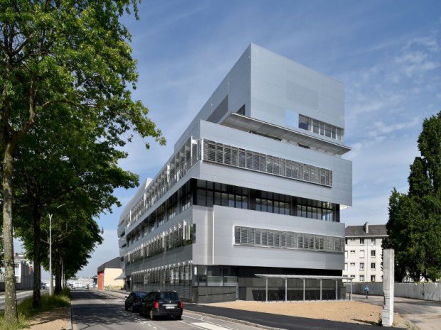 découvrez nos services de santé à nantes, offrant des soins de qualité adaptés à vos besoins. de la médecine générale aux spécialités, nous mettons à votre disposition une équipe de professionnels passionnés pour garantir votre bien-être.